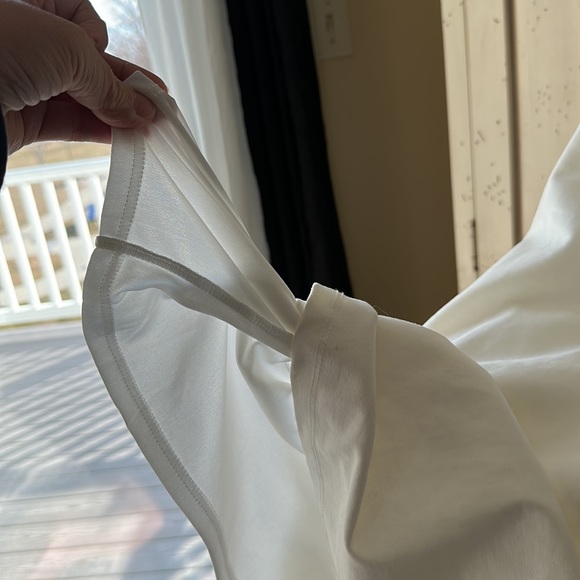 🌸🩵GORGEOUS!!! WHITE~ OFF OR ON THE SHOULDERS…LULUS DRESS SIZE MEDIUM - Picture 3 of 14